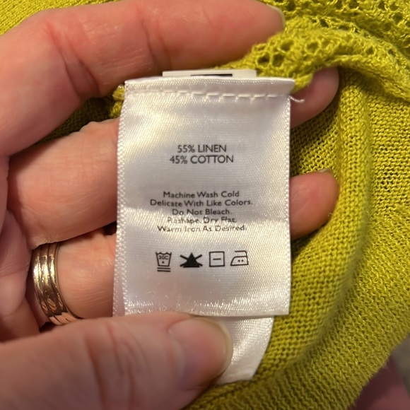 Eddie Bauer size Small lime or olive-green 3/4 sleeve sweater - Picture 4 of 4